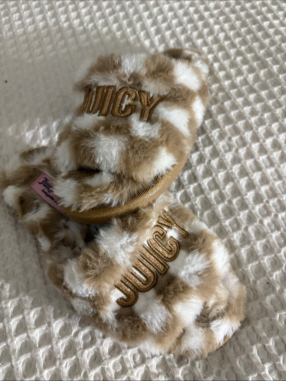Juicy Couture Tan & White Faux Fur Kids Slide Slippers